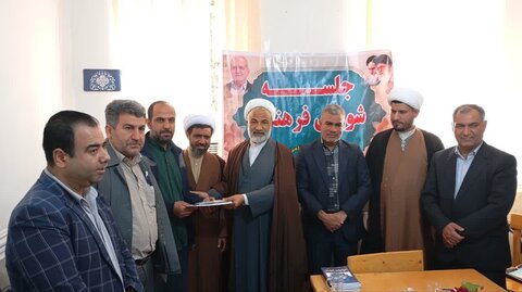 تصاویر/ تجلیل از هیات امنای فعال مساجد روستاهای تنگ ارم دشتستان