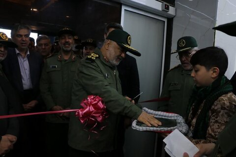 تصاویر/افتتاح بزرگ‌ترین استخر غرب کشور در اراک