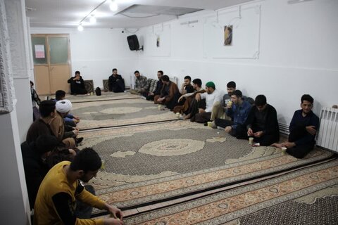 جلسه دورهمی مدیریت و کادر مدرسه علمیه بیجار با طلاب
