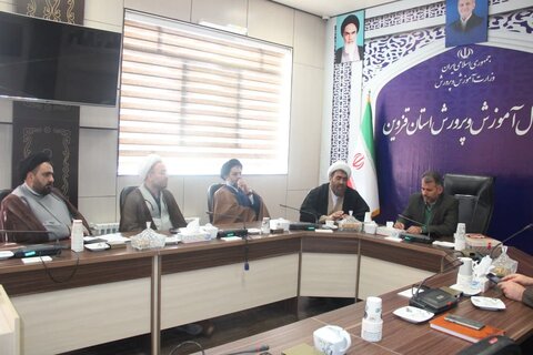 تصاویر / دیدار مدیر حوزه علمیه استان قزوین  با مدیر کل آموزش وپرورش استان قزوین