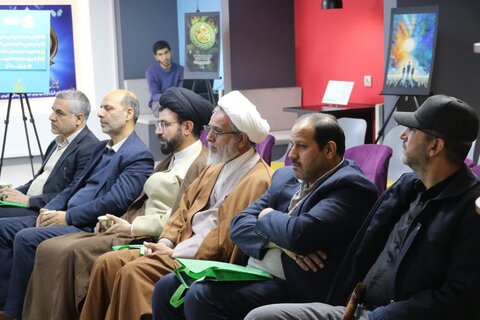 نشست هم اندیشی طرح"زندگی با آیه ها" با حضور مدیر حوزه علمیه خواهران و برادران استان مرکزی