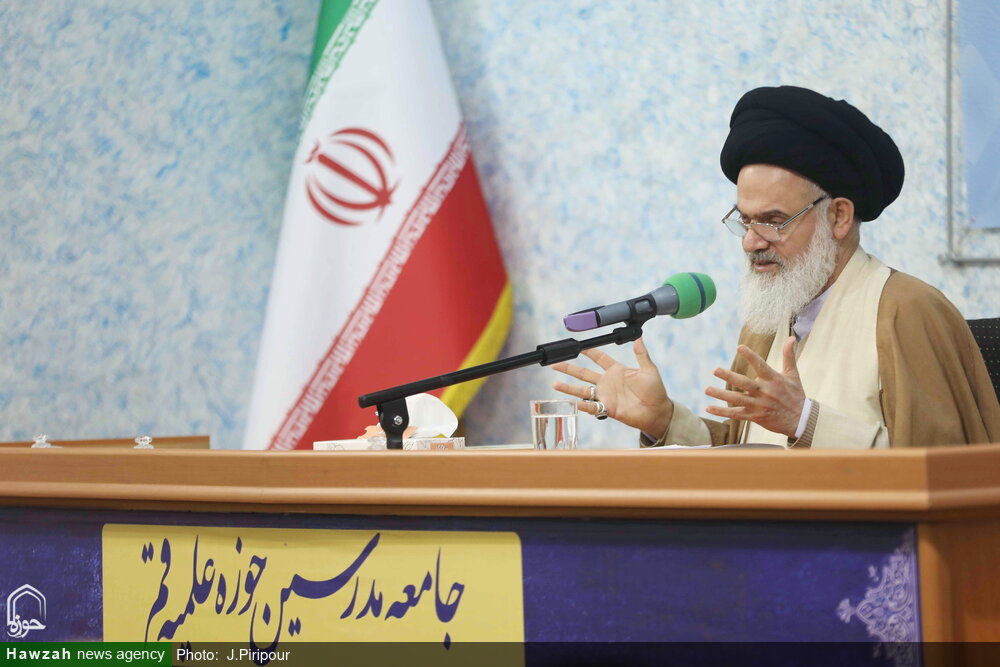 گزارشی از اجلاسیه مجمع عمومی جامعه مدرسین حوزه / آیتالله حسینیبوشهری: نگاه گزینشی به دین مسیر تبلیغ را منحرف میکند