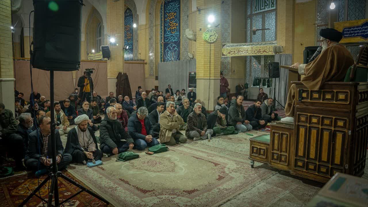 تصاویر/ جلسه درس اخلاق نماینده ولی فقیه در استان البرز