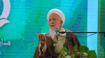 فیلم | آیت الله العظمی جوادی آملی: امام فعلی را جانشین امام عصر(عج) بدانیم