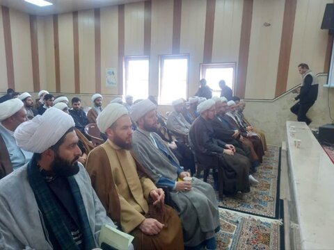 تصاویر / همایش زکات با حضور مبلغین شهرستان تاکستان