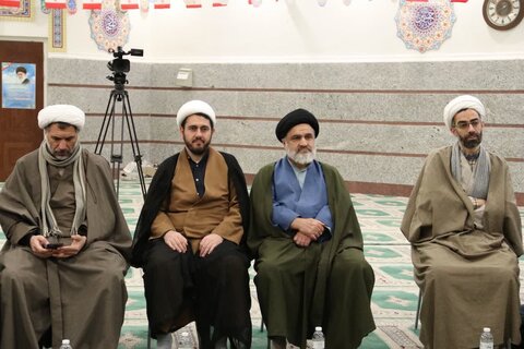 تصاویر / نشست مشترک روحانیون شهرستان آبیک با موضوع فرارسیدن ماه مبارک رمضان