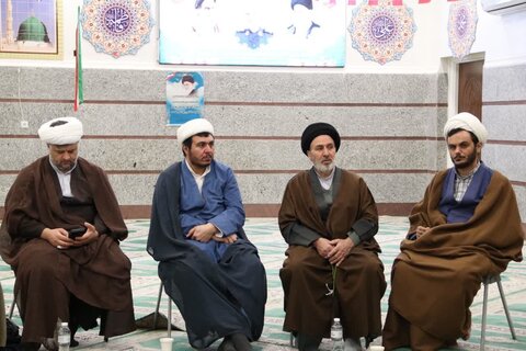 تصاویر / نشست مشترک روحانیون شهرستان آبیک با موضوع فرارسیدن ماه مبارک رمضان