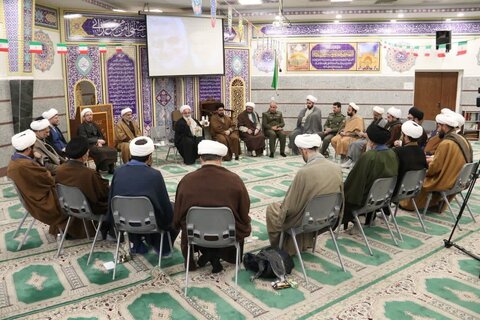 تصاویر / نشست مشترک روحانیون شهرستان آبیک با موضوع فرارسیدن ماه مبارک رمضان