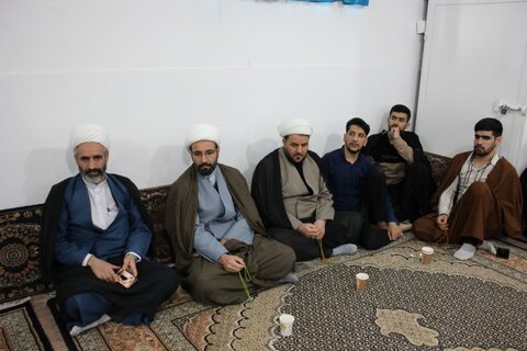 تصاویر/مراسم درس اخلاق هفتگی مدرسه علمیه امام صادق (ع) بیجار