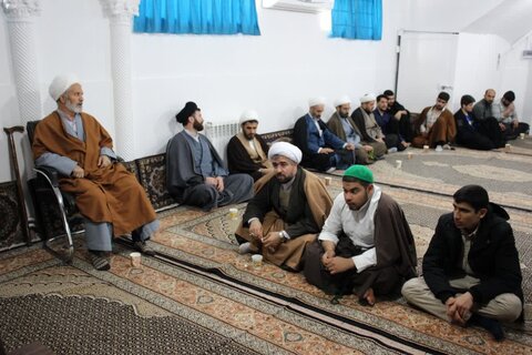 تصاویر/مراسم درس اخلاق هفتگی مدرسه علمیه امام صادق (ع) بیجار