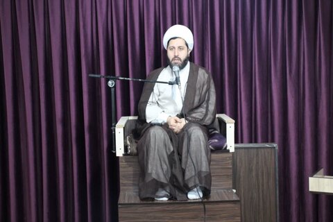 تصاویر/مراسم درس اخلاق هفتگی مدرسه علمیه امام صادق (ع) بیجار