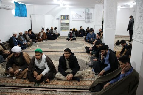 تصاویر/مراسم درس اخلاق هفتگی مدرسه علمیه امام صادق (ع) بیجار