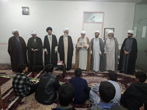 تصاویر/ اختتامیه میثاق طلبگی ۲ و پایش قرآنی و دانش افزایی طلاب در مدرسه علمیه امیرالمومنین (ع) آران و بیدگل