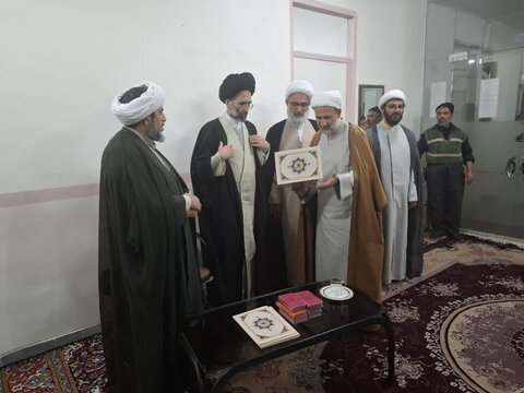 تصاویر/ اختتامیه میثاق طلبگی ۲ و پایش قرآنی و دانش افزایی طلاب در مدرسه علمیه امیرالمومنین (ع) آران و بیدگل