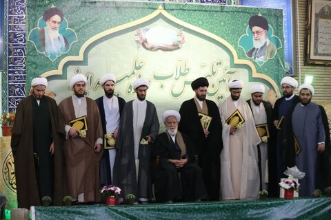 تصاویر برگزاری آیین عمامه گذاری طلاب مدرسه علمیه ابوذر تهران