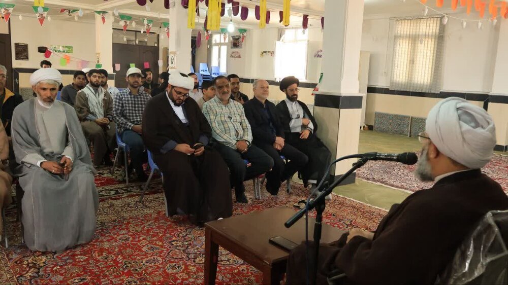 قیمت هر انسانی به نگرش اوست، نه صرفاً به عمل