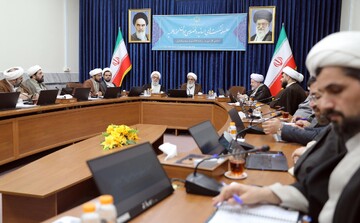 آنچه در دومین نشست اساتید و فضلای حوزه گذشت/  تلاش شورای عالی برای ارتقاء و تعالی حوزه