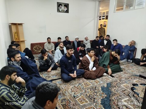 تصاویر/ مراسم یادبود شهیدان سید حسن نصرالله در مدرسه علمیه امام صادق(ع) تبریز