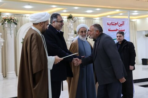 تصاویر | آئین تجلیل از دست‌اندرکاران مراسم معنوی اعتکاف در مرند