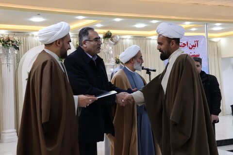 تصاویر | آئین تجلیل از دست‌اندرکاران مراسم معنوی اعتکاف در مرند