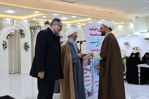تصاویر | آئین تجلیل از دست‌اندرکاران مراسم معنوی اعتکاف در مرند