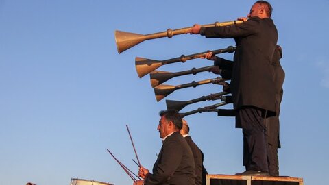 تصاویر/ نوای نقاره خانه حرم هلال بن علی (ع)به مناسبت میلاد محمدهلال بن علی (ع)