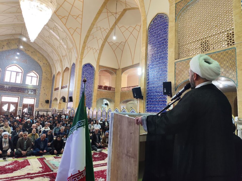 والدین کو اپنے بچوں کی میڈیا خواندگی کی تعلیم پر حساس ہونا چاہیے