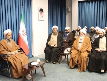 تصاویر / دیدار اساتید مدارس علمیه استان قزوین با نماینده ولی فقیه در استان قزوین