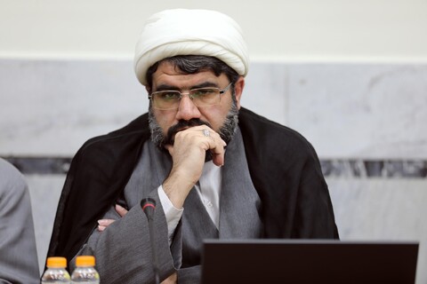 تصاویر/ دومین جلسه از سلسله نشست‌های اساتید و فضلای حوزه با دبیر شورای عالی حوزه