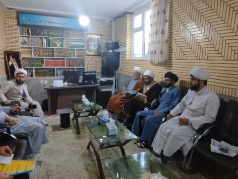 تصاویر/ برگزاری شورای تهذیب مدرسه علمیه امام صادق (ع) بیجار برای اجرای برنامه های ماه رمضان