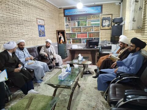 تصاویر/ برگزاری شورای تهذیب مدرسه علمیه امام صادق (ع) بیجار برای اجرای برنامه های ماه رمضان