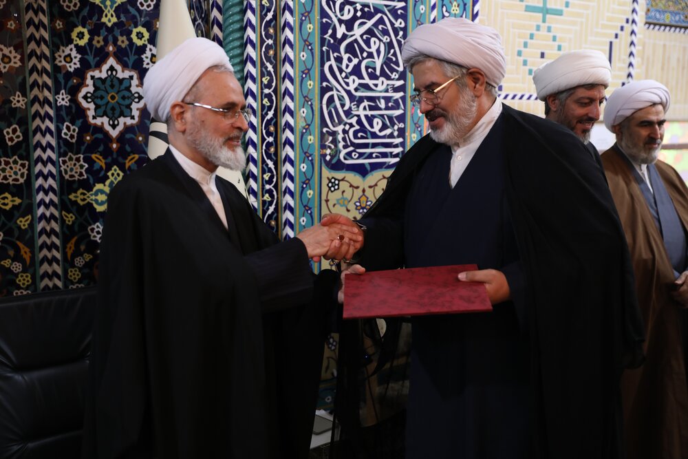 مراسم تکریم و معارفه معاونیین جدید حوزه مراسم تکریم و معارفه معاونیین جدید حوزه