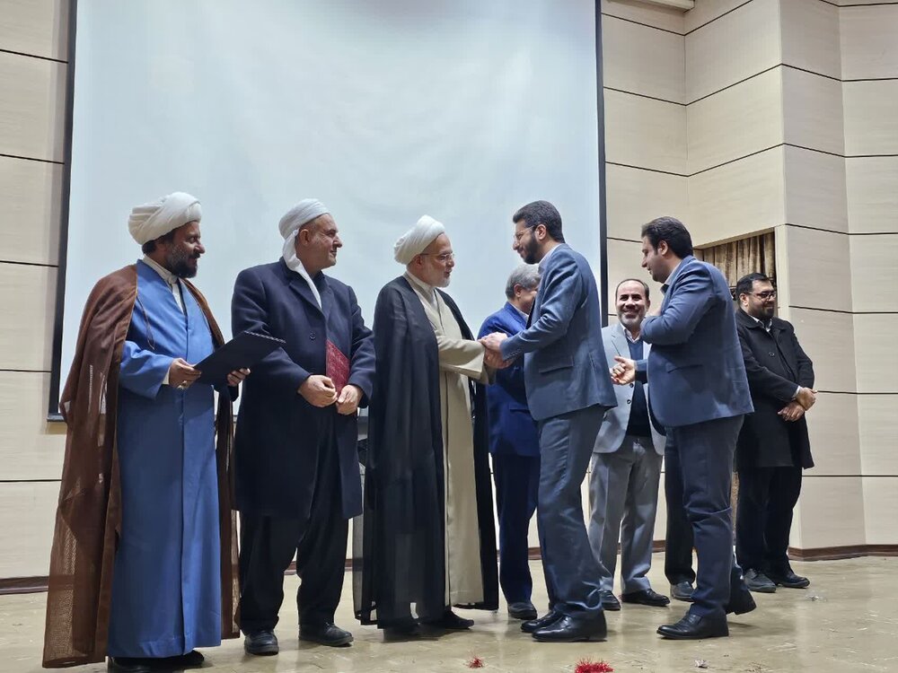 تصاویر/ اجلاسیه استانی نماز و پیش اجلاسیه نماز دانش آموزی شهرستان سنندج