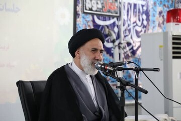 توجه به قرآن سبب سعادت انسان می‌شود