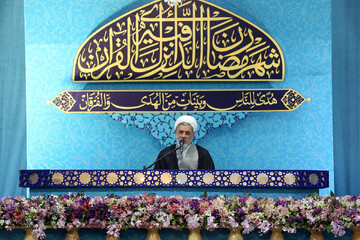 راه قبولی در آزمون‌های الهی مداومت بر ذکر خداست