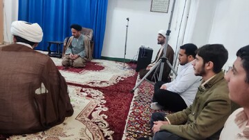 تصاویر/ برگزاری درس اخلاق در مدرسه علمیه امام خمینی شهرستان خمین