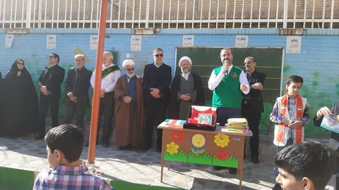 تصاویر/طرح «نشان ارادت» عتبات عالیات در مدارس آران و بیدگل