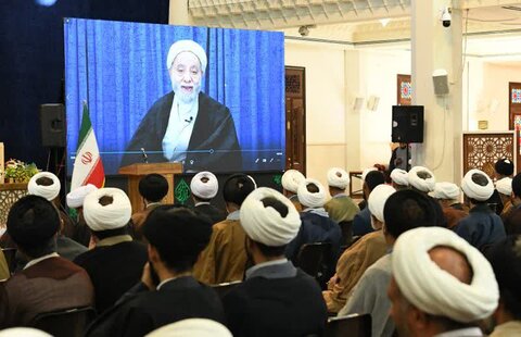 تصاویر|  همایش طلیعه داران تبلیغ در سومین حرم اهل بیت(ع)