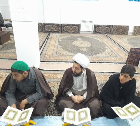 تصاویر/ برگزاری محفل قرآنی مدرسه علمیه امام صادق علیه‌السلام بیجار