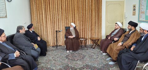 تصاویر/ دیدار معاون و کارکنان معاونت بین‌الملل حوزه‌ علمیه با دبیر شورای عالی حوزه‌های علمیه