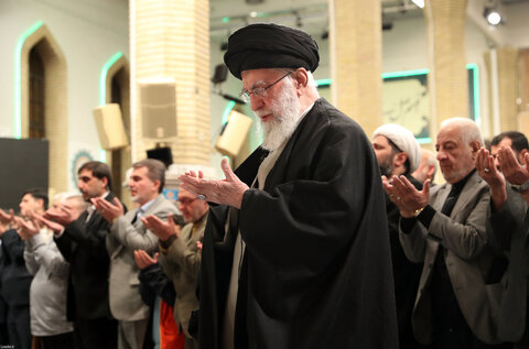 تصاویر/ مراسم انس با قرآن در اولین روز از ماه مبارک رمضان با حضور رهبر انقلاب