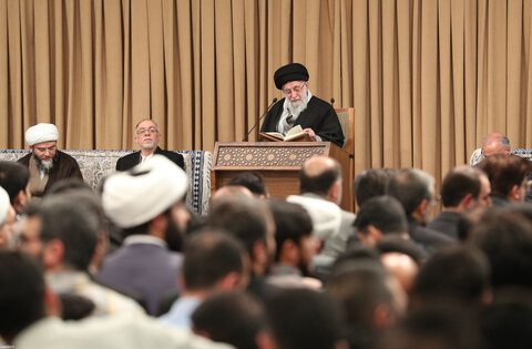 تصاویر/ مراسم انس با قرآن در اولین روز از ماه مبارک رمضان با حضور رهبر انقلاب