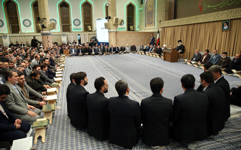 تصاویر/ مراسم انس با قرآن در اولین روز از ماه مبارک رمضان با حضور رهبر انقلاب