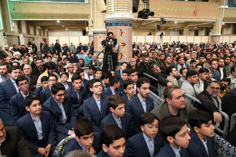 تصاویر/ مراسم انس با قرآن در اولین روز از ماه مبارک رمضان با حضور رهبر انقلاب