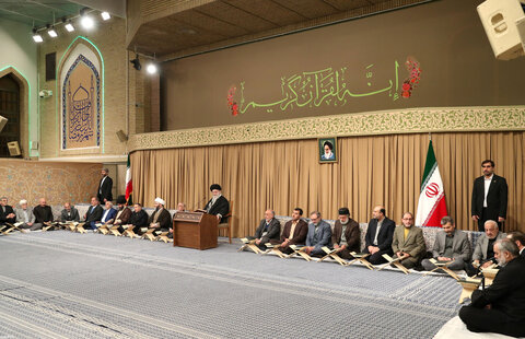 تصاویر/ مراسم انس با قرآن در اولین روز از ماه مبارک رمضان با حضور رهبر انقلاب