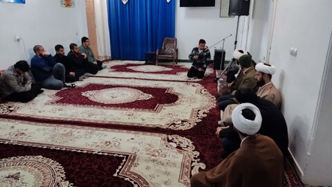 تصاویر/برگزاری درس اخلاق در مدرسه علمیه امام خمینی شهرستان خمین