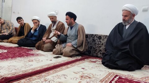 تصاویر/برگزاری درس اخلاق در مدرسه علمیه امام خمینی شهرستان خمین