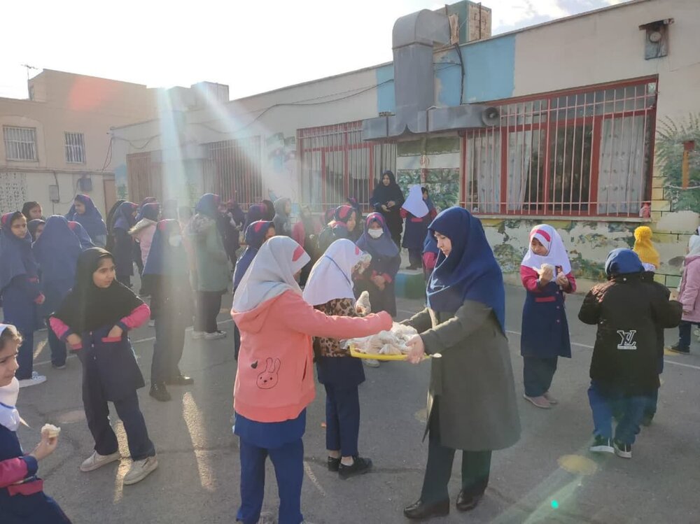 درخشش «شنبه‌های ام‌البنینی» با عطر مهربانی و ایثار در فضای آموزشی مدارس کاشان+ عکس