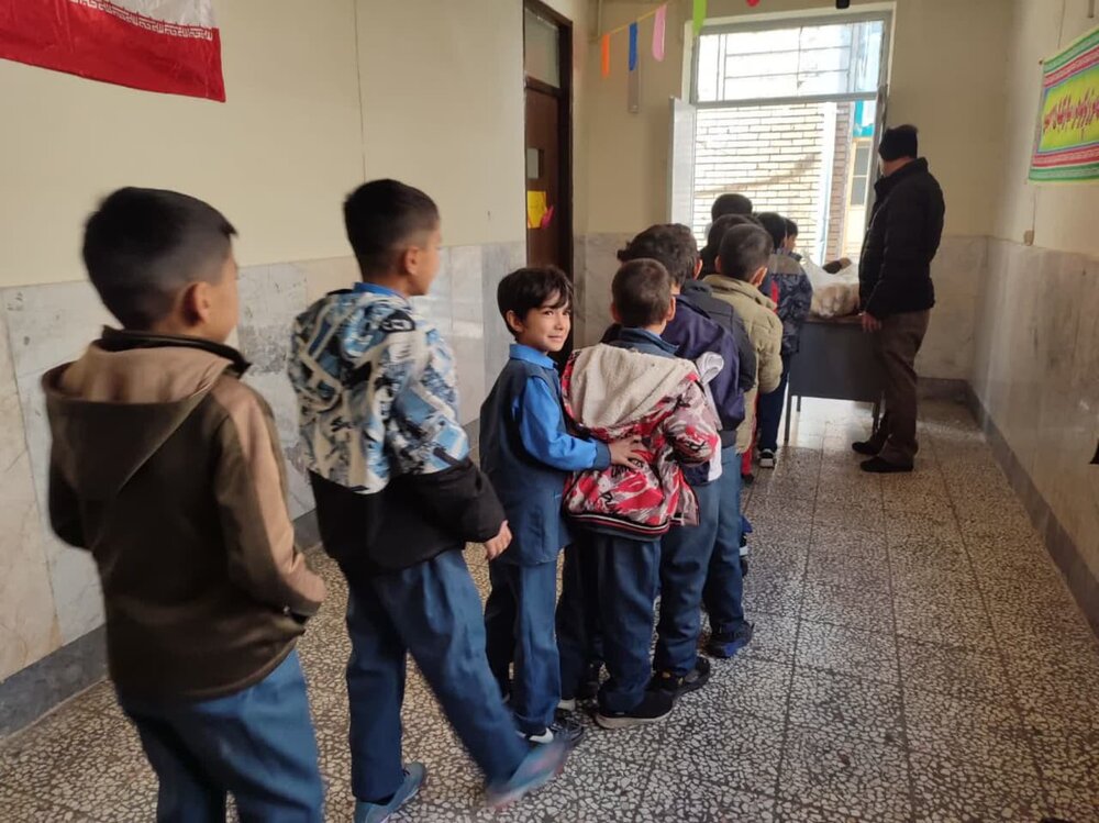 درخشش «شنبه‌های ام‌البنینی» با عطر مهربانی و ایثار در فضای آموزشی مدارس کاشان+ عکس