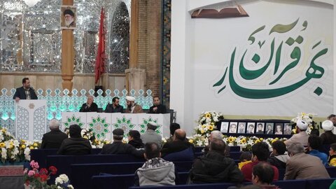 تصاویر / مراسم محفل انس با قرآن ومناجات خوانی در آستان مقدس امام زاده حسین علیه الاسلام قزوین